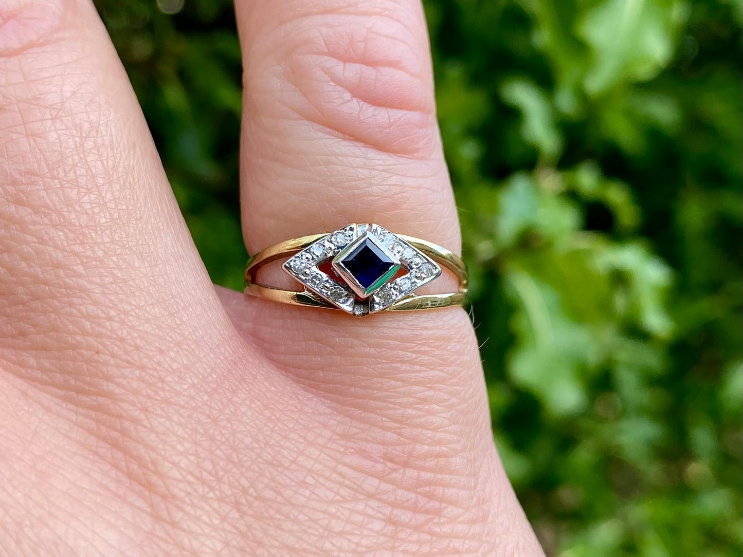 Vintage 9ct Gold Sapphire & Diamond Ring
