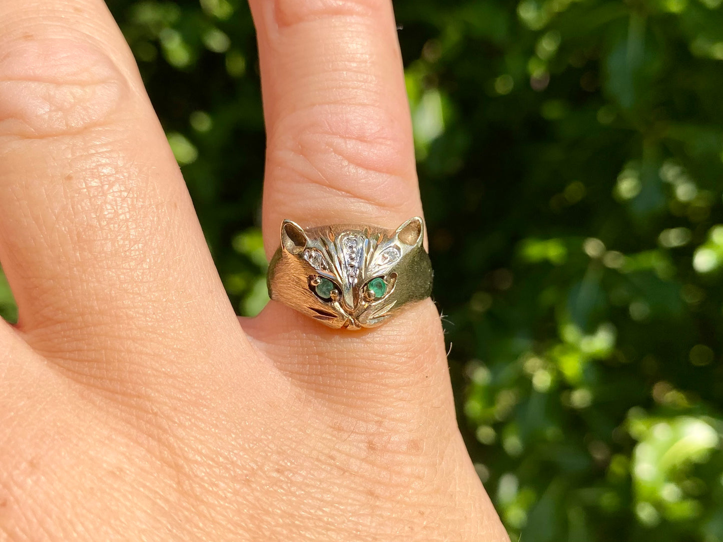 Vintage 9ct Gold Emerald & Diamond Cat Ring