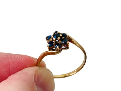 Vintage 9ct Gold Sapphire Daisy Ring