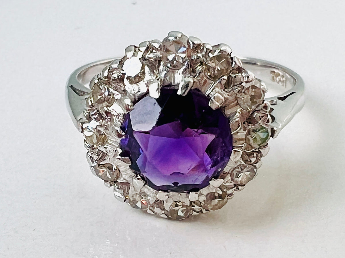 Vintage 18ct Gold Amethyst & Diamond Ring