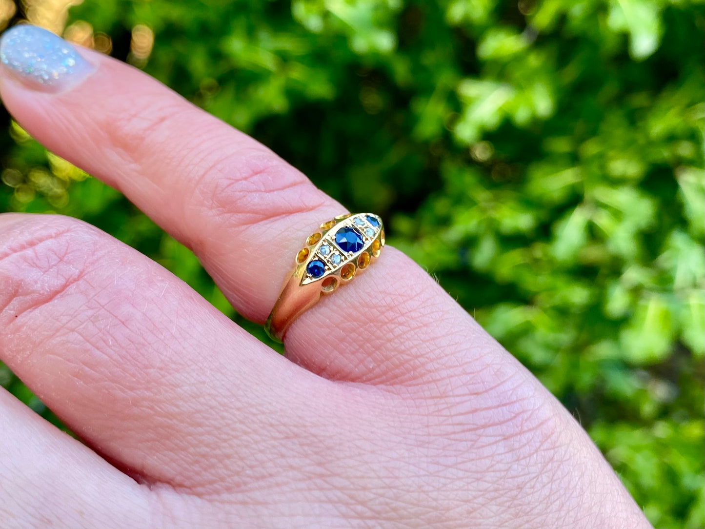 Antique 18ct Gold Sapphire & Diamond Ring