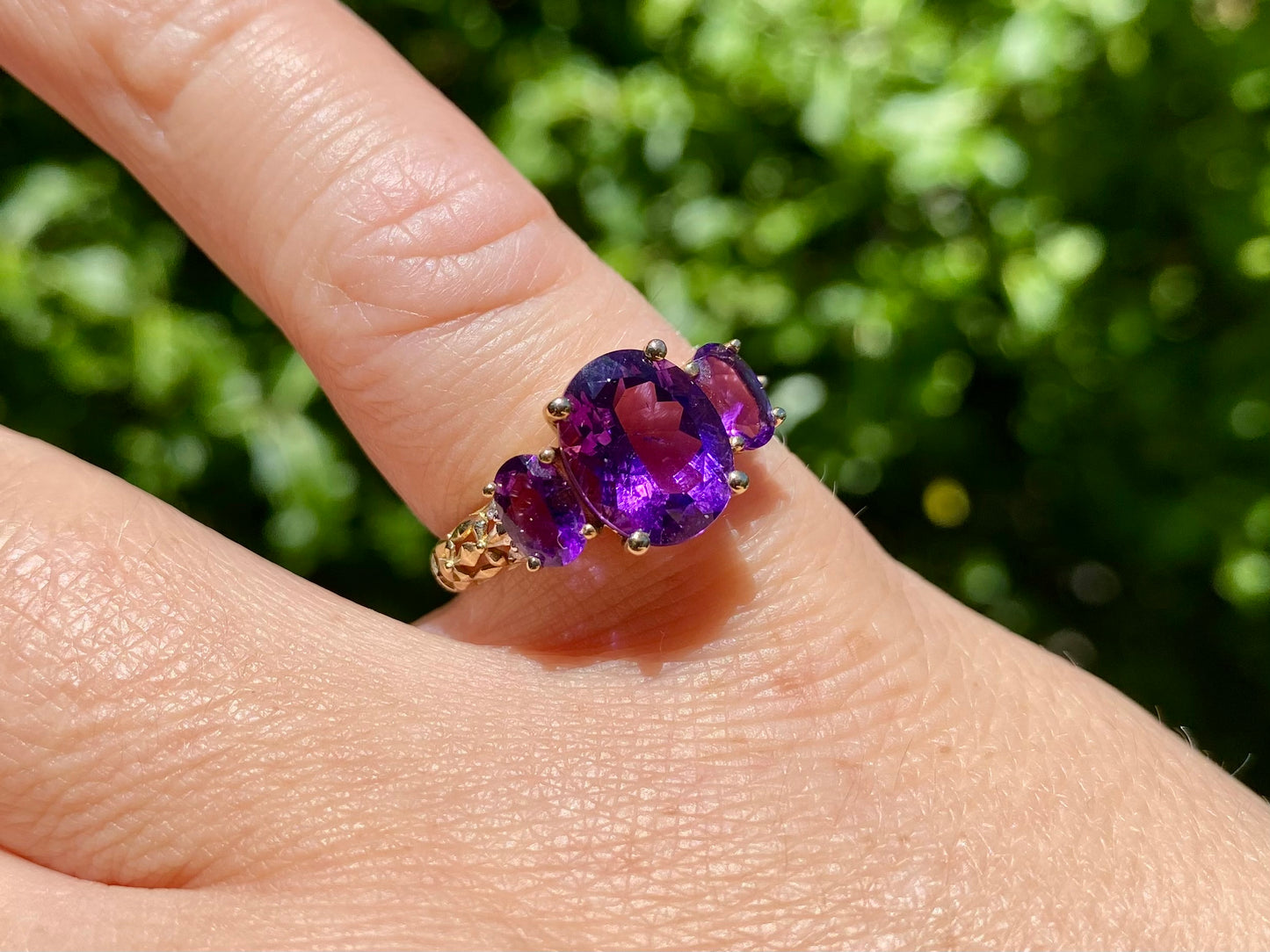 9ct Gold Amethyst & Diamond Ring