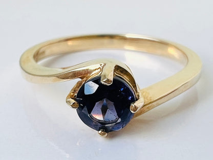 9ct Gold Iolite Ring