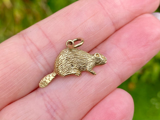 Vintage 10ct Gold Beaver Pendant or Charm