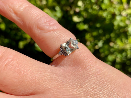9ct Gold Green Amethyst & Diamond Ring