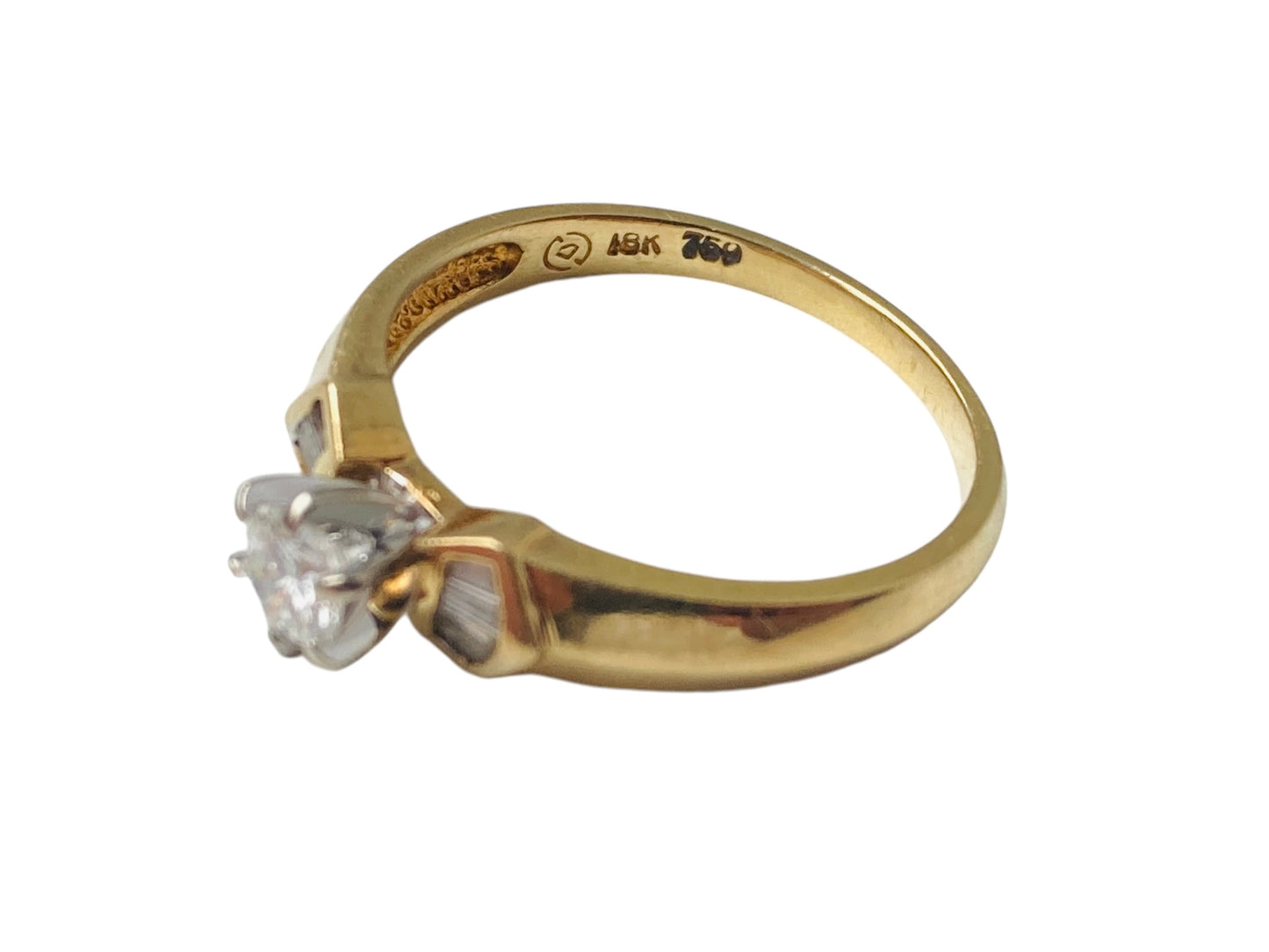 18ct Gold Diamond Ring