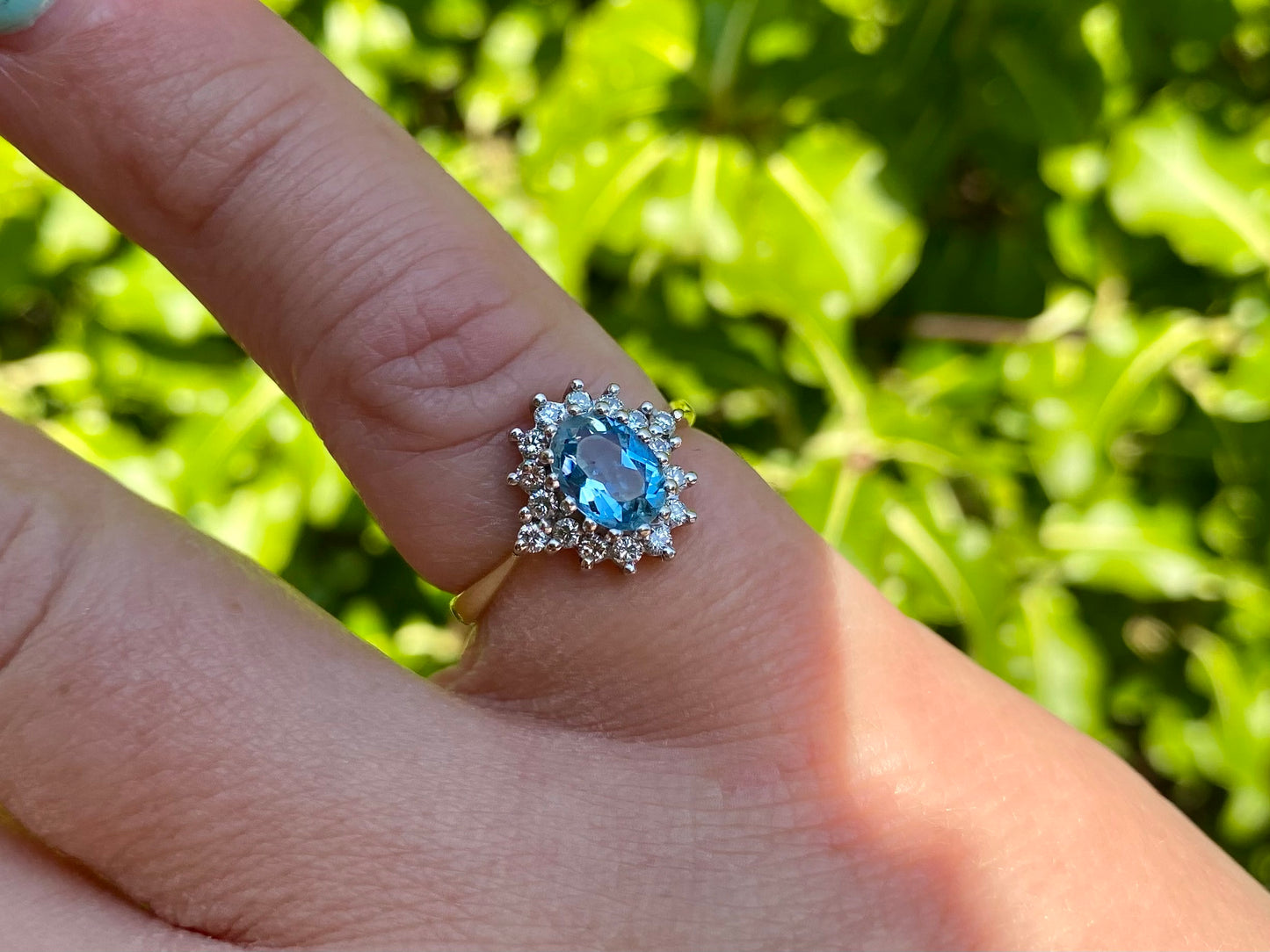 Vintage 18ct Gold Aquamarine Diamond Ring