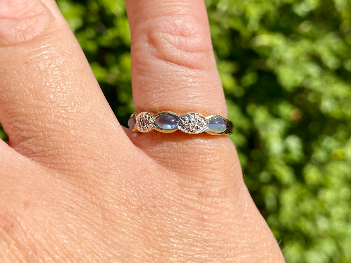 9ct Gold Cats Eye & Diamond Ring