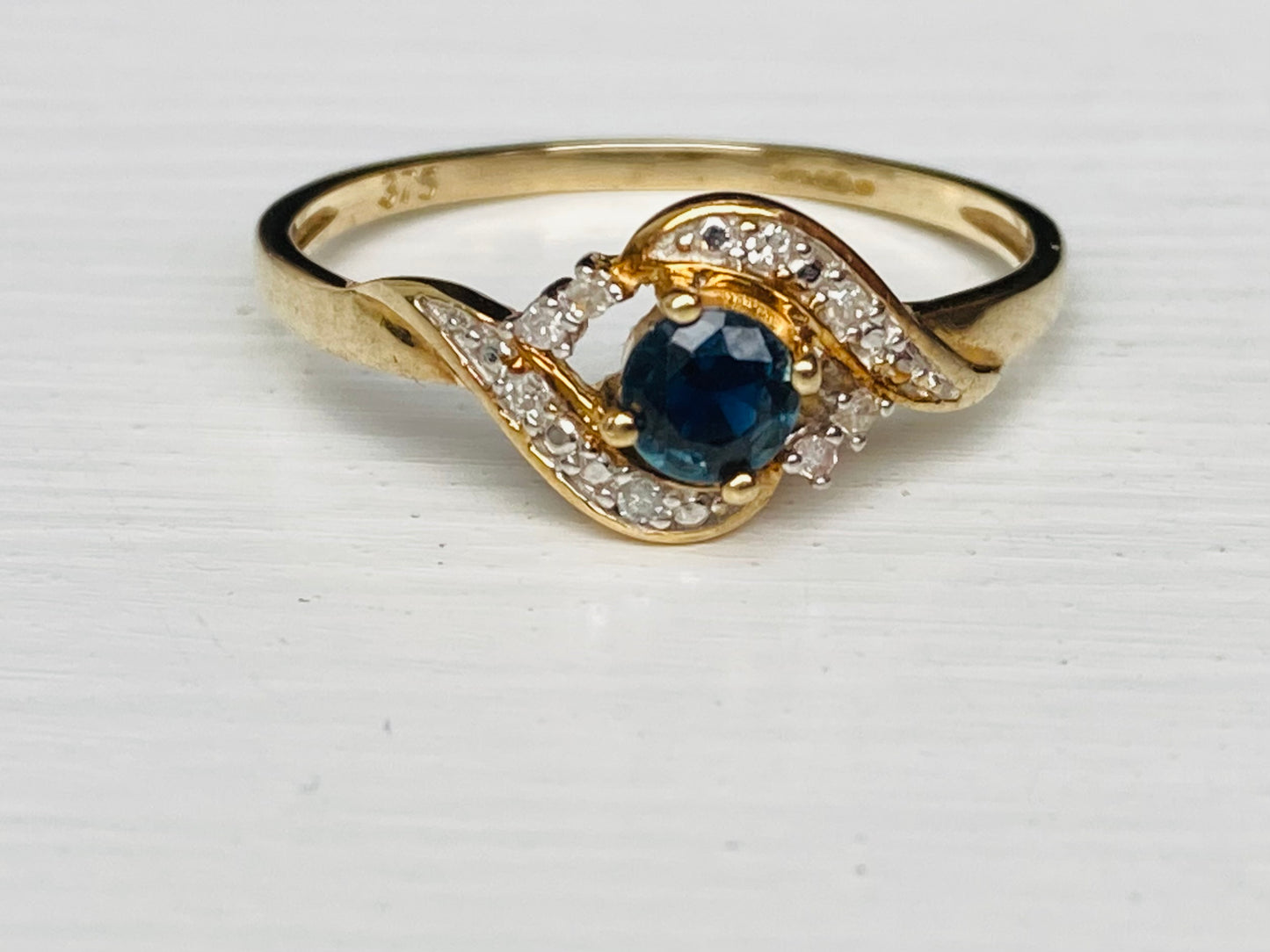 9ct Gold Sapphire & Diamond Ring