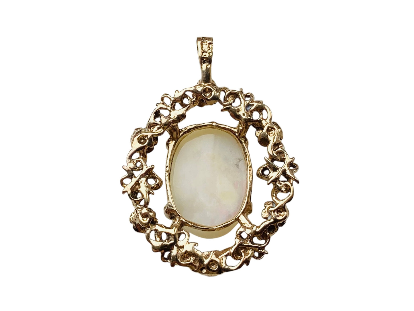 Vintage 9ct Gold Opal Pendant