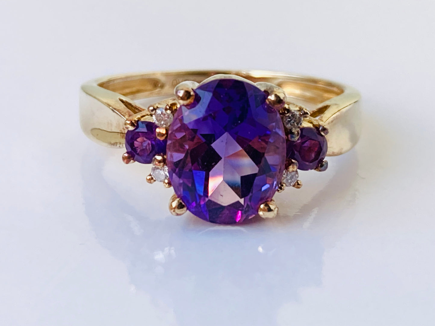 9ct Gold Amethyst & Diamond Ring