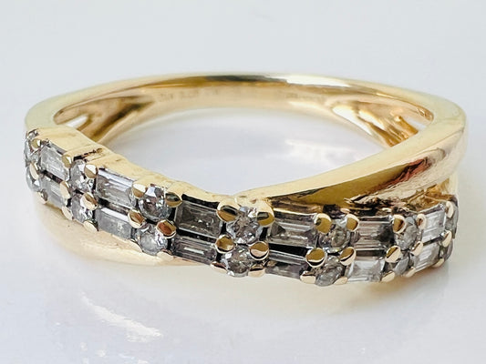 9ct Gold Diamond Crossover  Ring