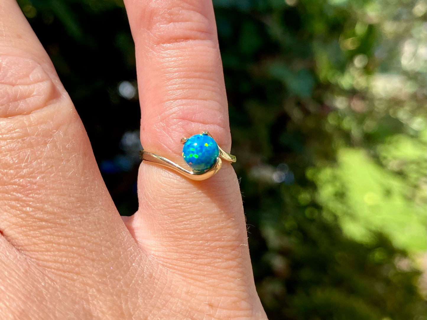 9ct Gold Synthetic Opal Ring