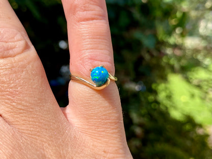 9ct Gold Synthetic Opal Ring