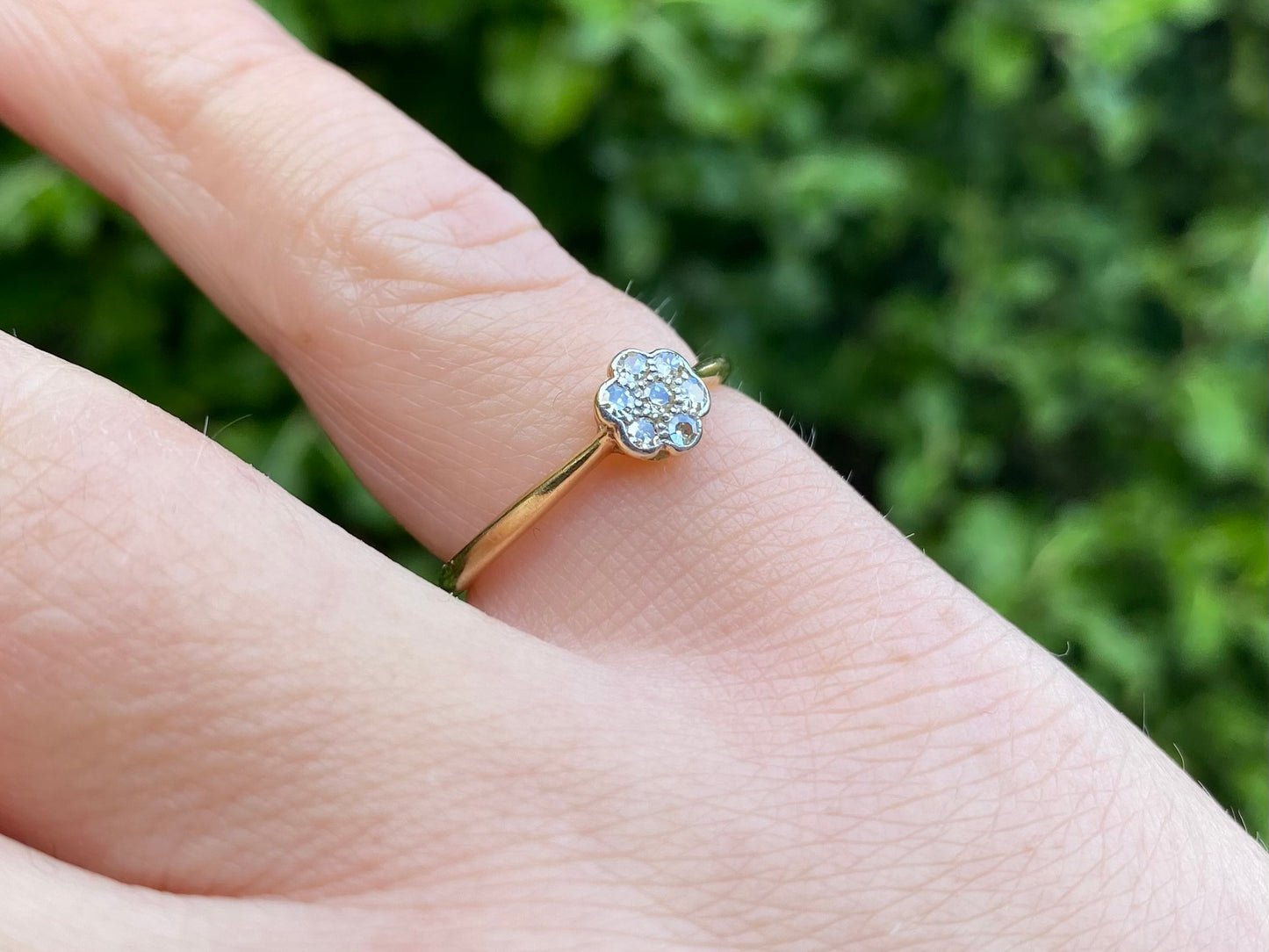 Antique 18ct Gold Diamond Daisy Ring