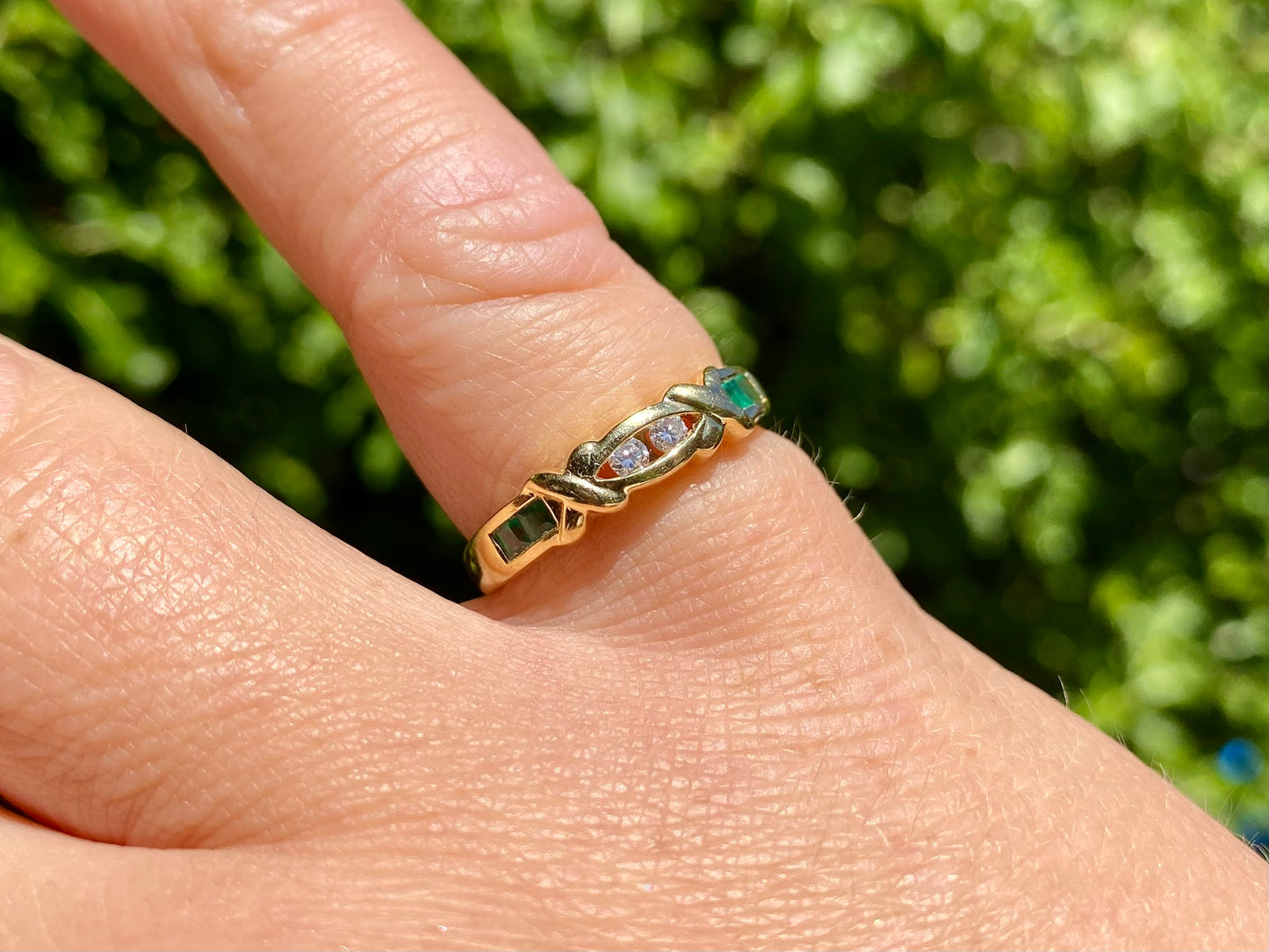 18ct Gold Emerald & Diamond Ring