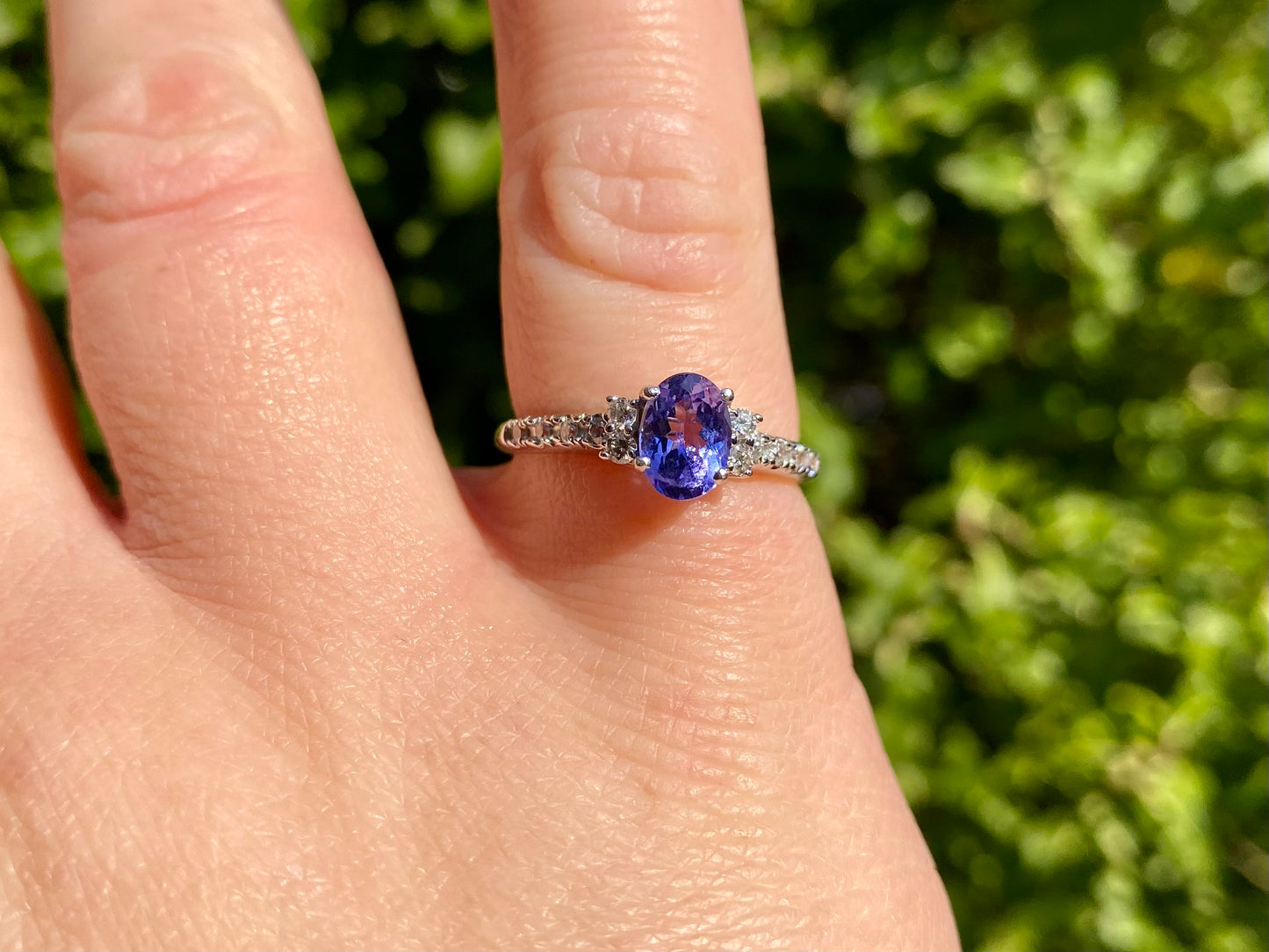 18ct Gold Tanzanite & Diamond Ring
