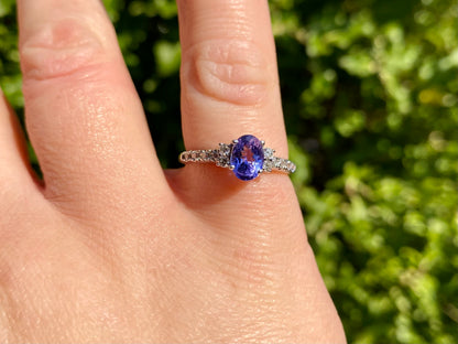 18ct Gold Tanzanite & Diamond Ring