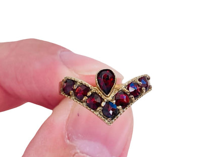 9ct Gold Wishbone / Chevron Garnet Ring