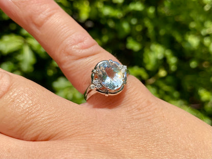 9ct Gold Aquamarine & Diamond Ring
