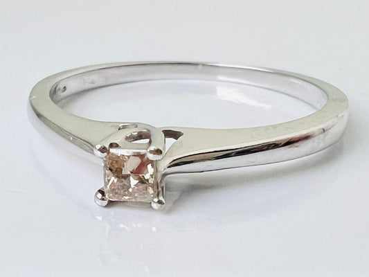 9ct Gold Diamond Ring