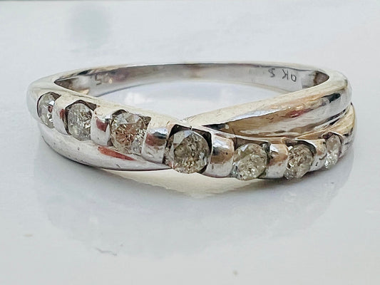 9ct Gold Diamond Ring