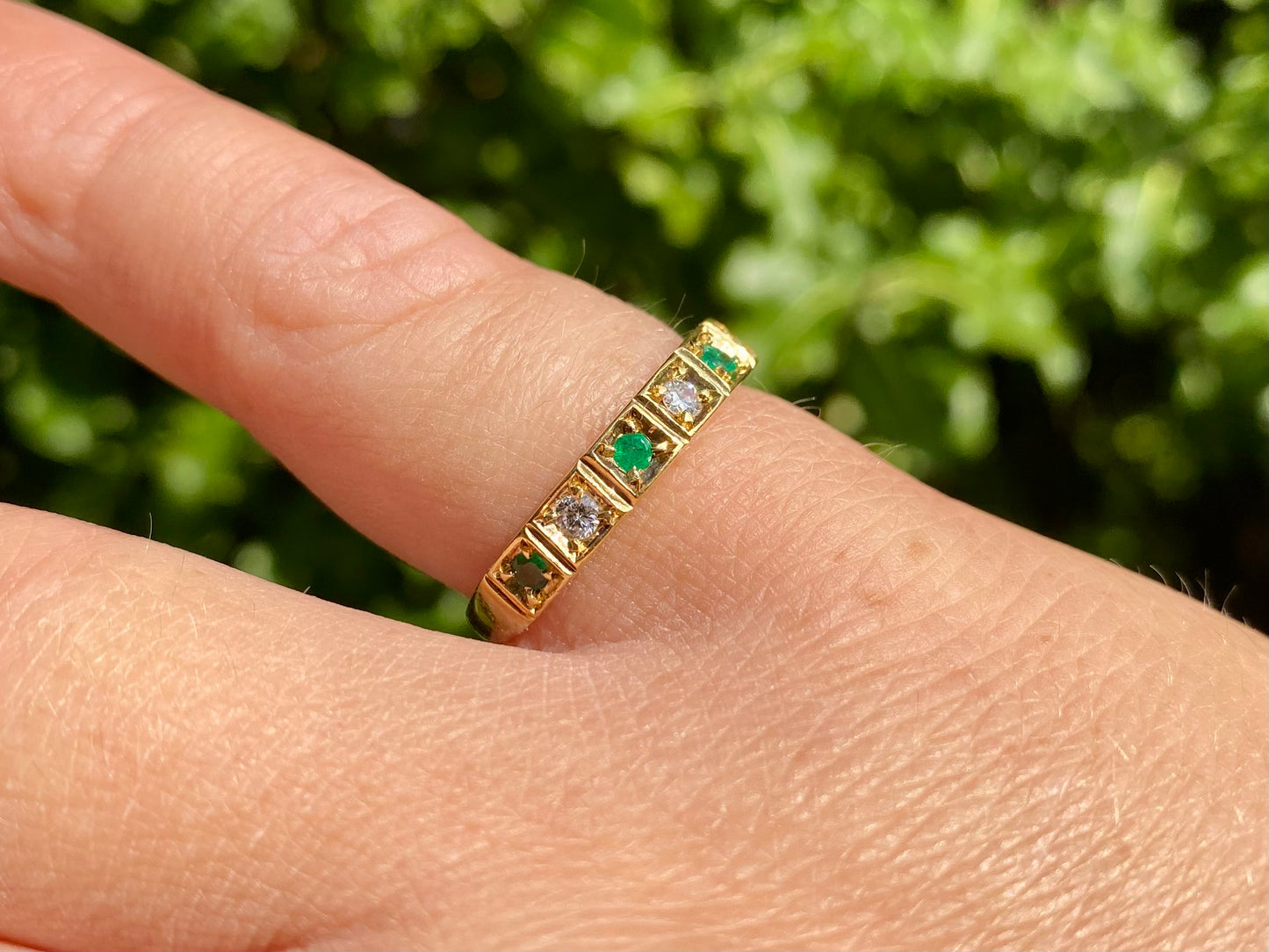 Vintage 18ct Gold Emerald & Diamond Ring