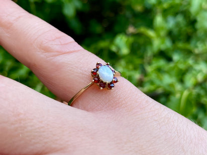 Vintage 9ct Gold Opal & Garnet Ring