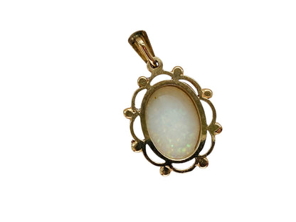 Vintage 9ct Gold Opal Pendant