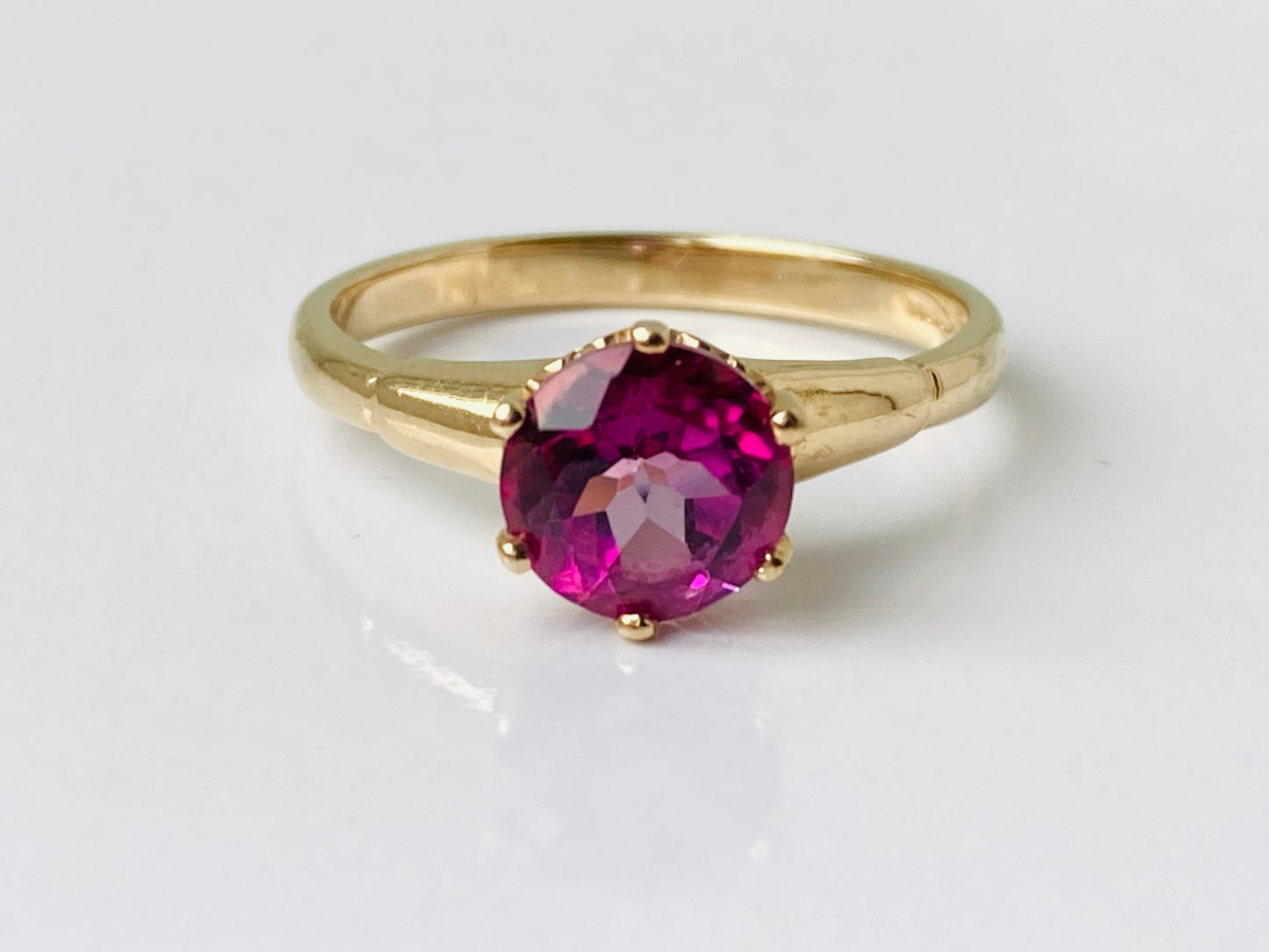 9ct Gold Synthetic Pink Sapphire Ring