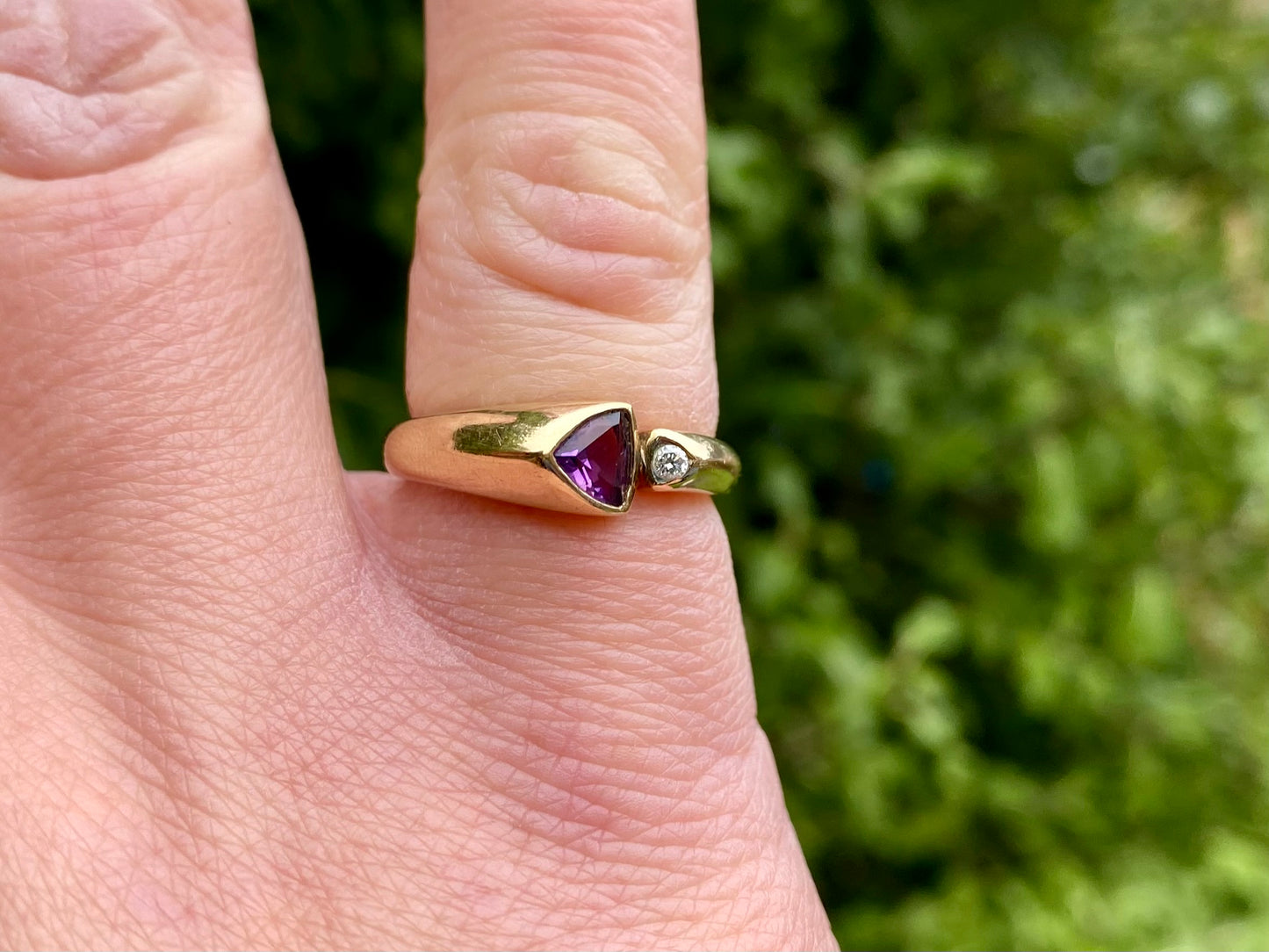 9ct Gold Amethyst & Diamond Ring