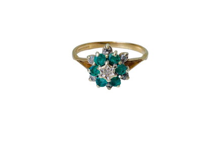 Vintage 9ct Gold Emerald & Diamond Ring