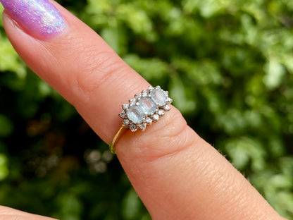 Vintage 9ct Gold Aquamarine & Diamond Ring