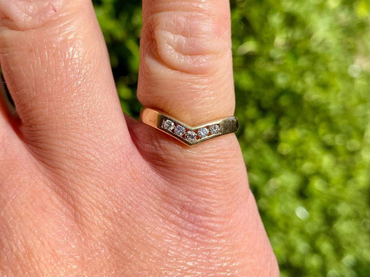 Vintage 9ct Gold Diamond Wishbone Ring