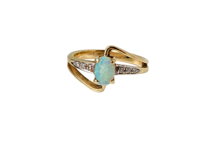 14ct Gold Opal & Diamond Ring