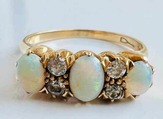14ct Gold Opal & Diamond Ring