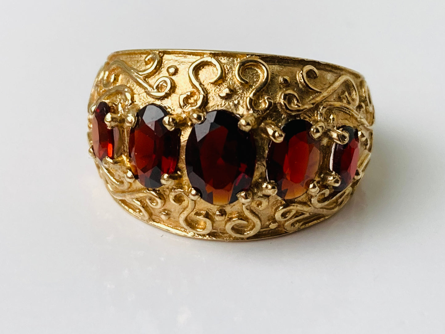 Vintage 9ct Gold Garnet Ring