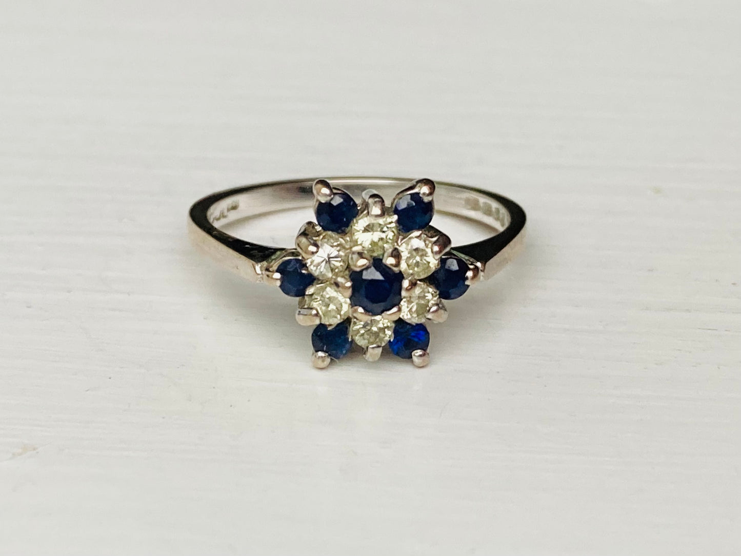 Vintage 18ct Gold Sapphire & Diamond Ring