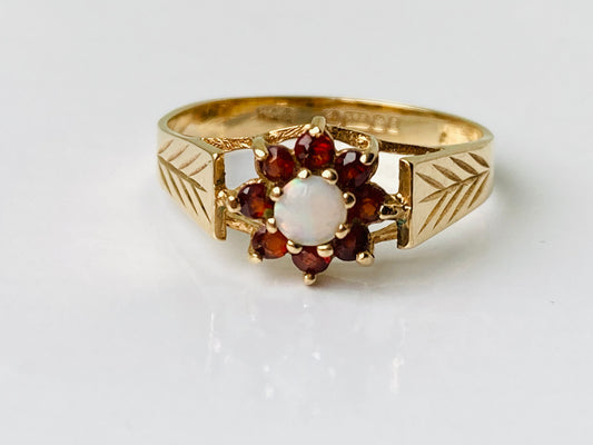 Vintage 9ct Gold Opal & Garnet Ring