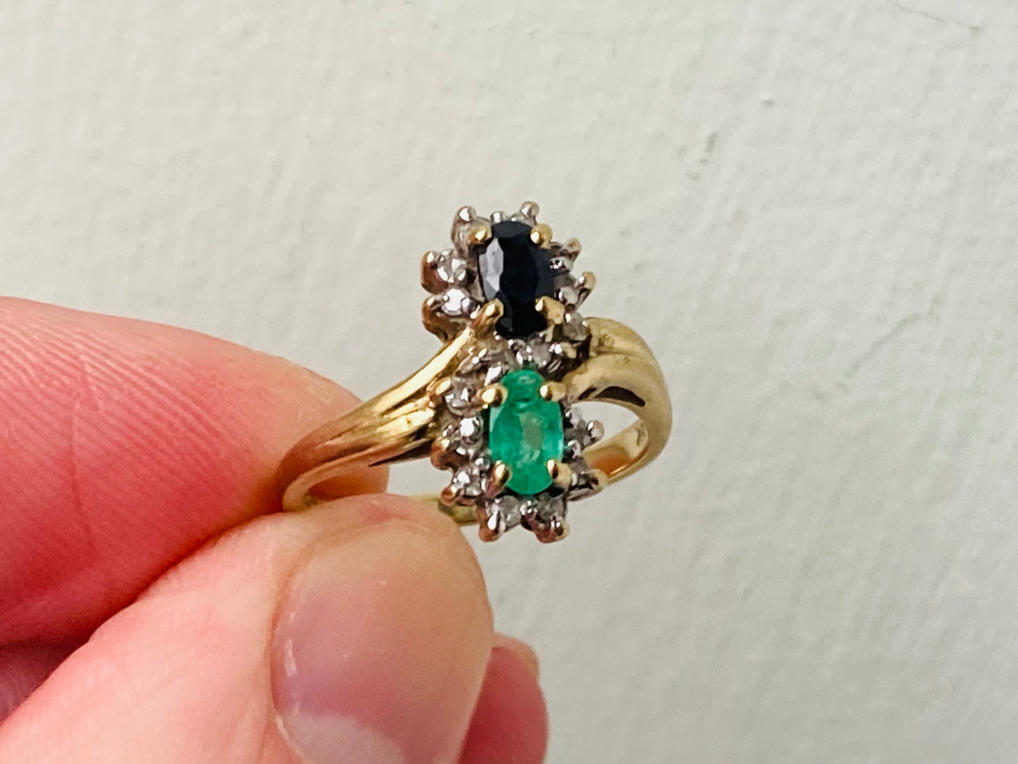 Vintage 9ct Gold Emerald, Sapphire & Diamond Ring