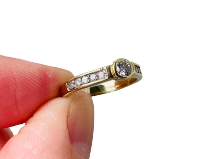 Vintage 9ct Gold Diamond Ring