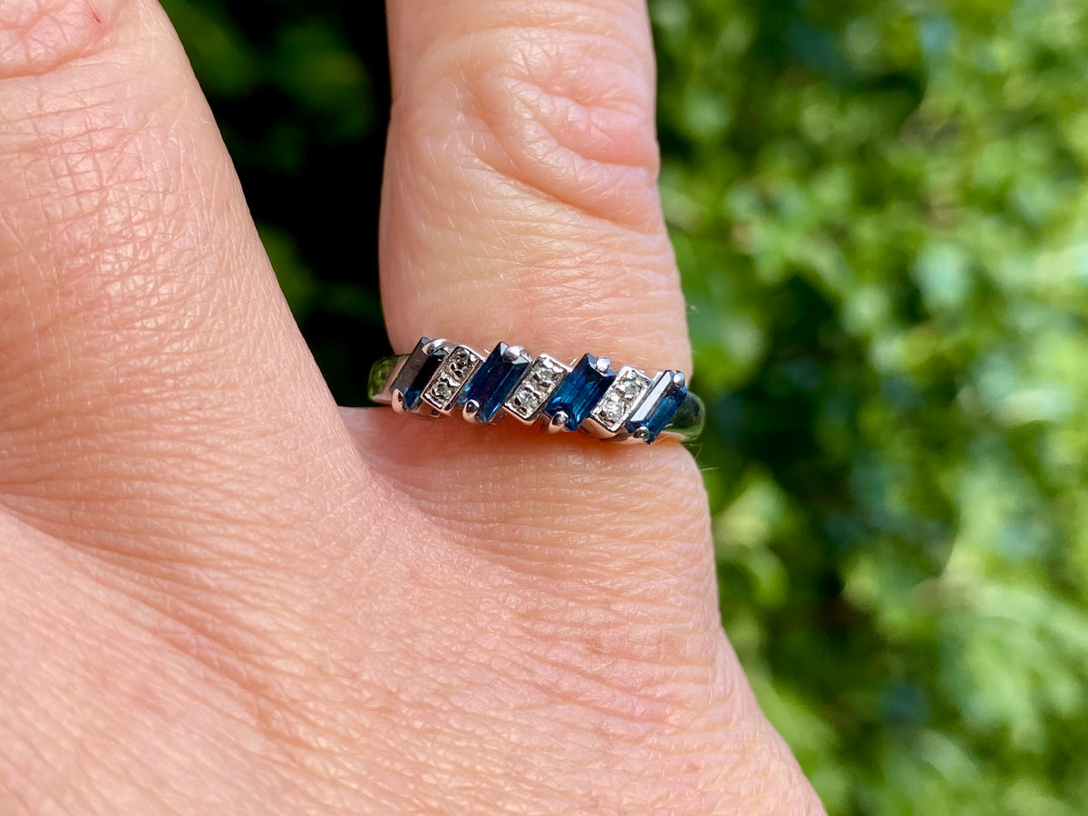 9ct Gold Sapphire & Diamond Ring
