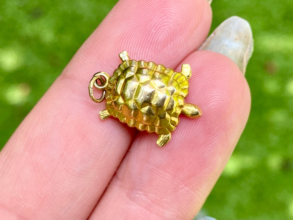 Vintage 9ct Gold Turtle Pendant