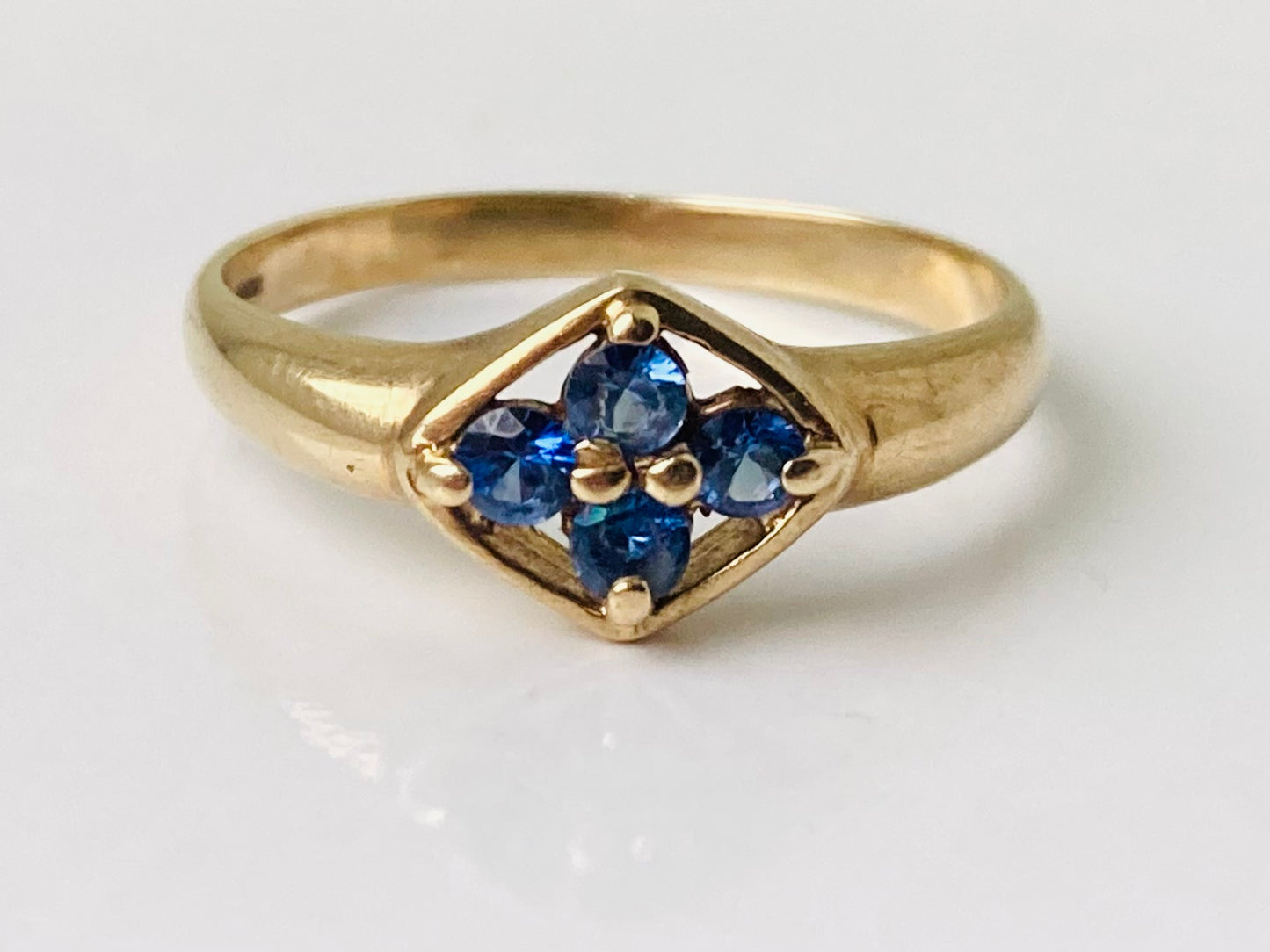 9ct Gold Tanzanite Ring