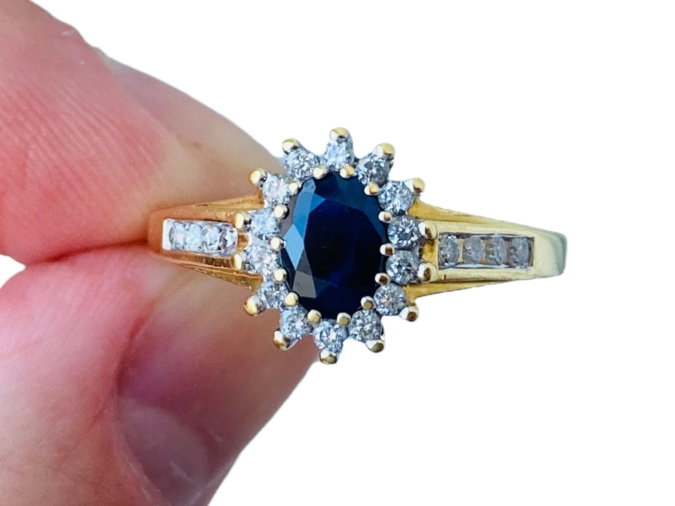 18ct Gold Sapphire & Diamond Ring