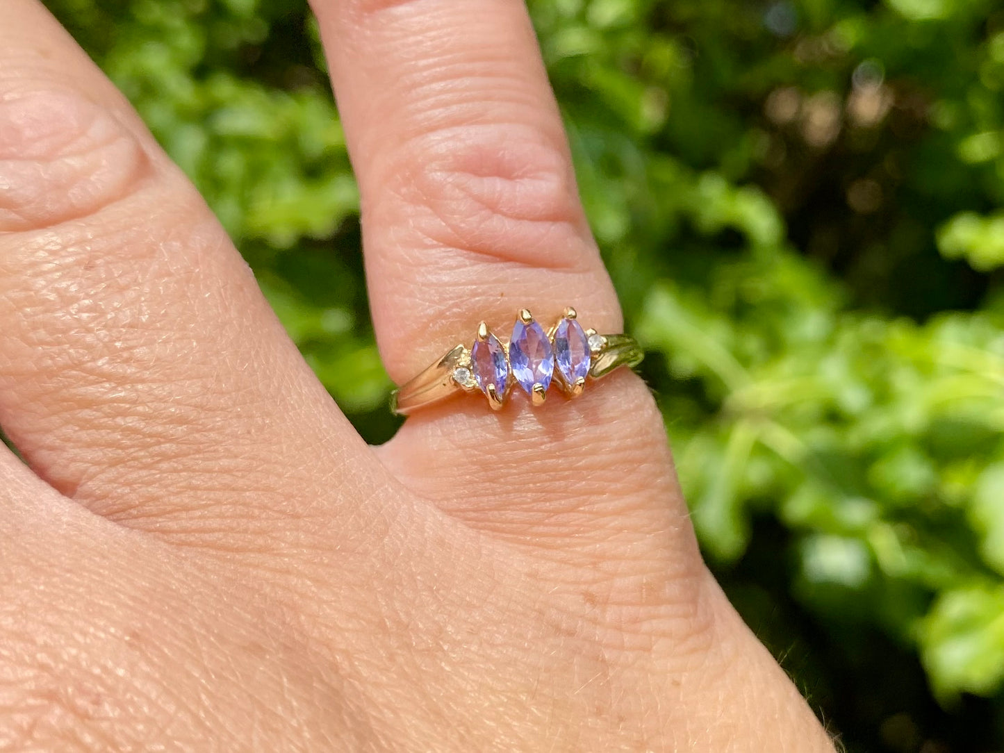 10ct Gold Tanzanite & Diamond Ring
