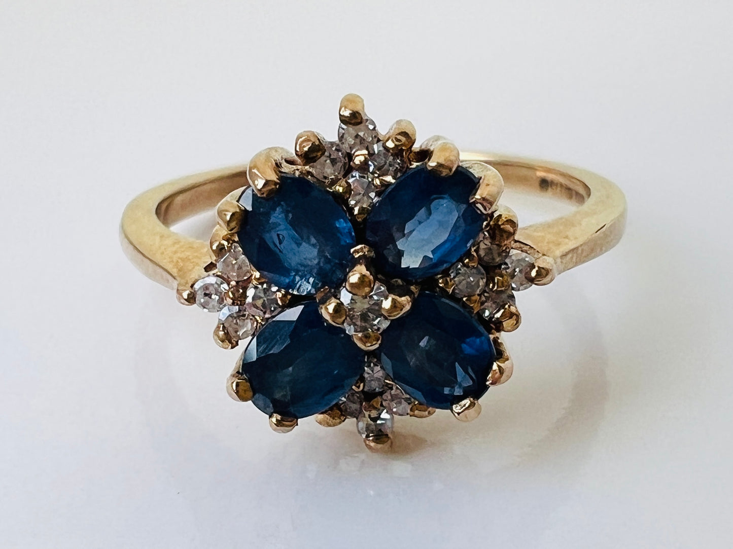 Vintage 9ct Gold Sapphire & Diamond Ring