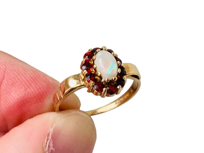 Vintage 9ct Gold Opal & Garnet Ring