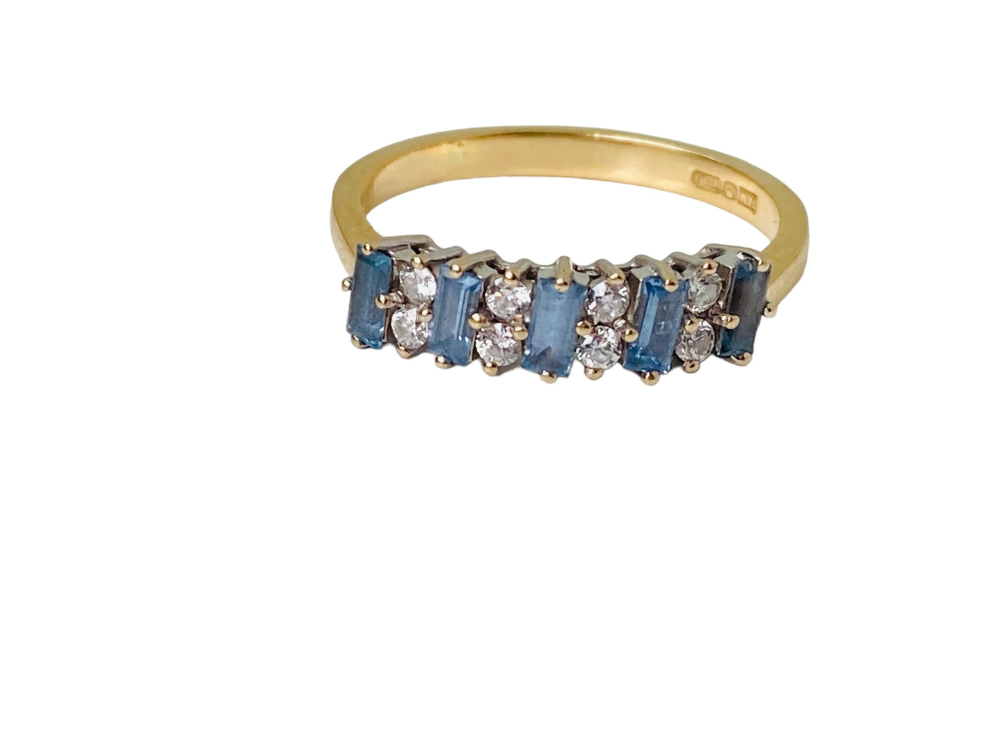 18ct Gold Aquamarine & Diamond Ring