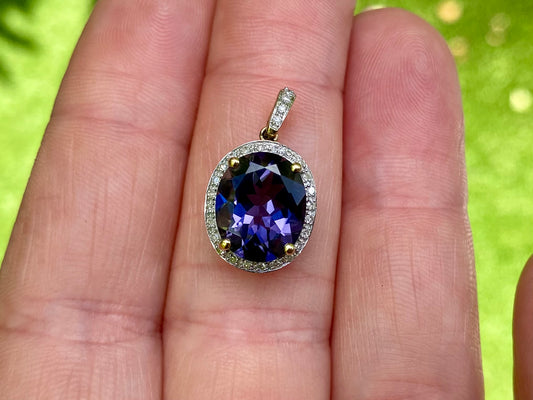 9ct Gold Iolite & Diamond Pendant
